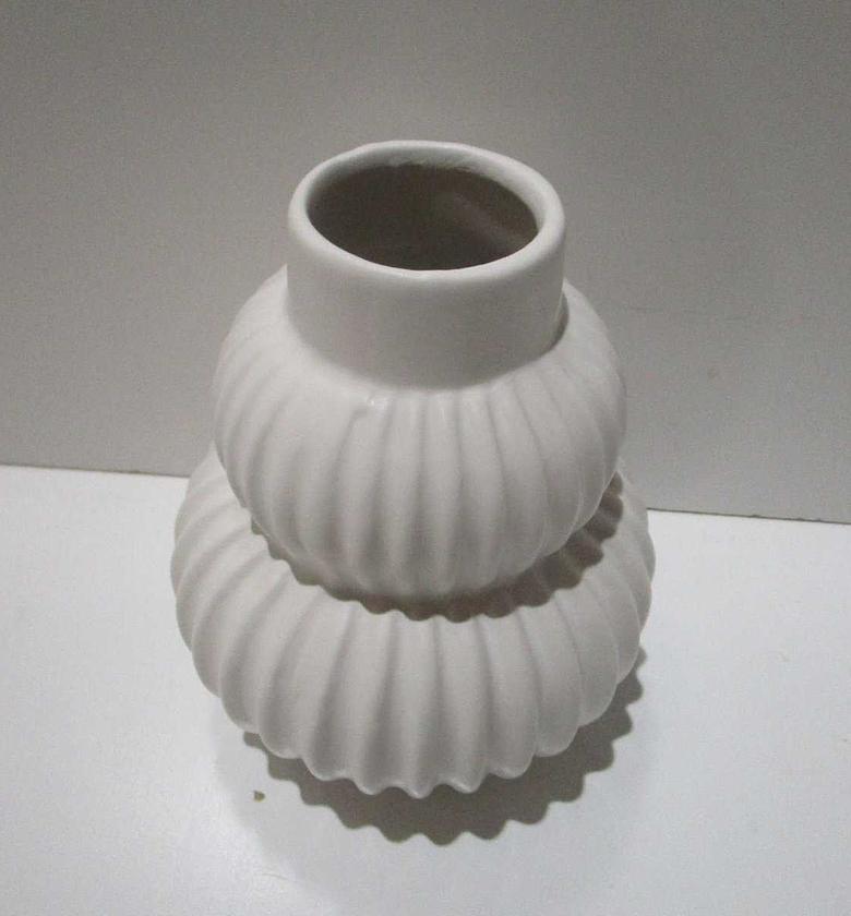 Vase 13x15cm white #ref:aae332710# image