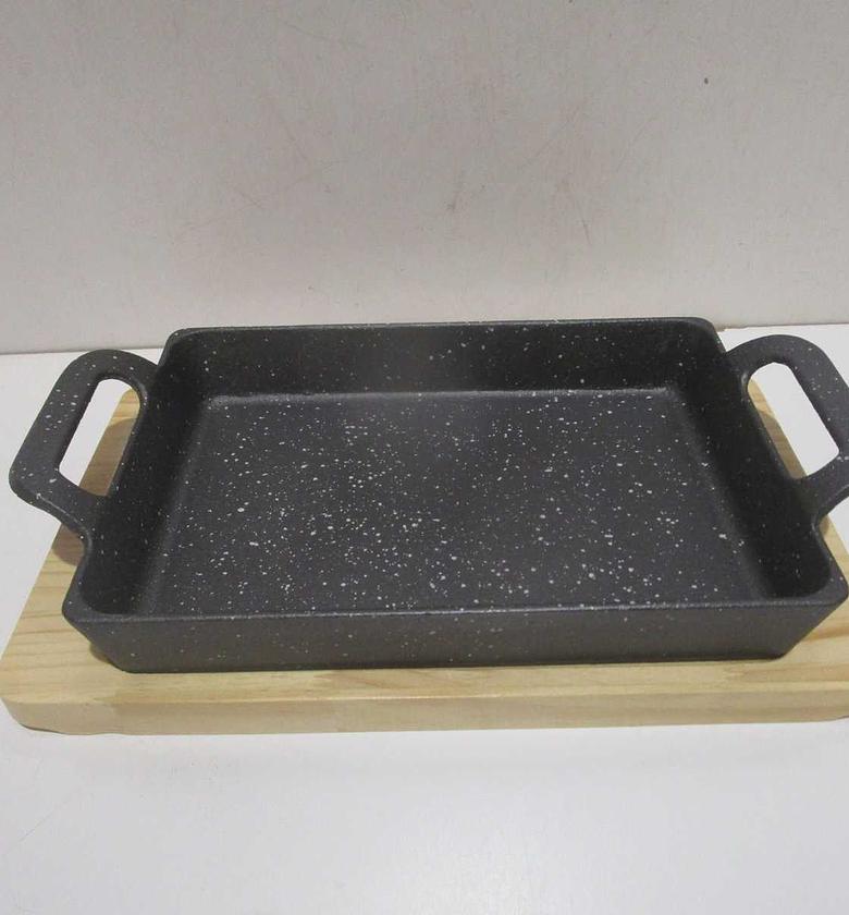 Cast iron plate+wooden base image