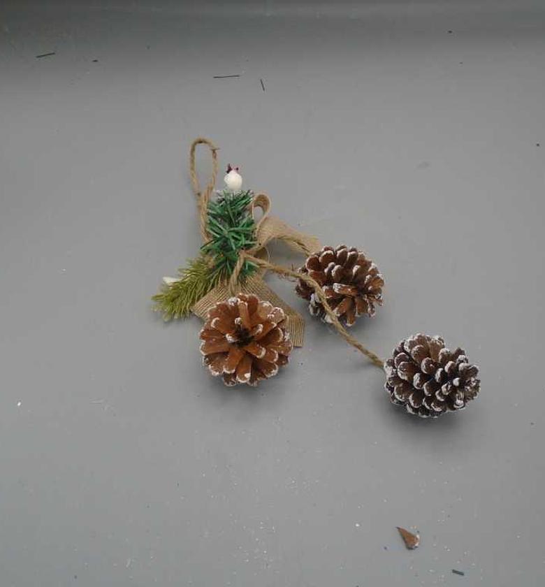 Christmas decorative rattan pinecone image