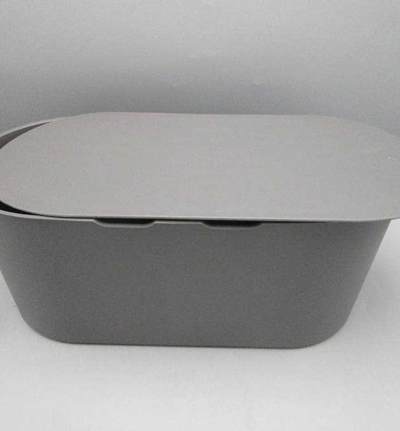 BREAD BIN PP WITH LID image