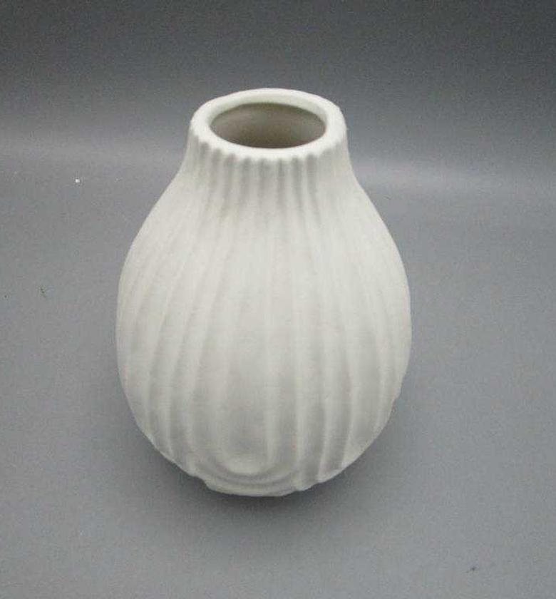 Vase porcelain matt 10x10x14cm image