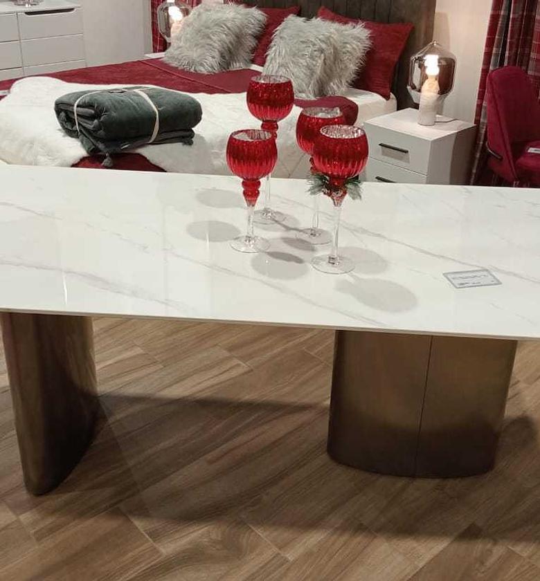 Dining table stainless steel image