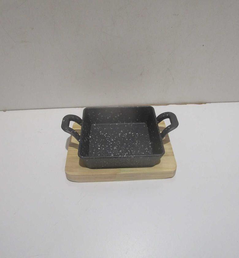 Cast iron plate+wooden base image