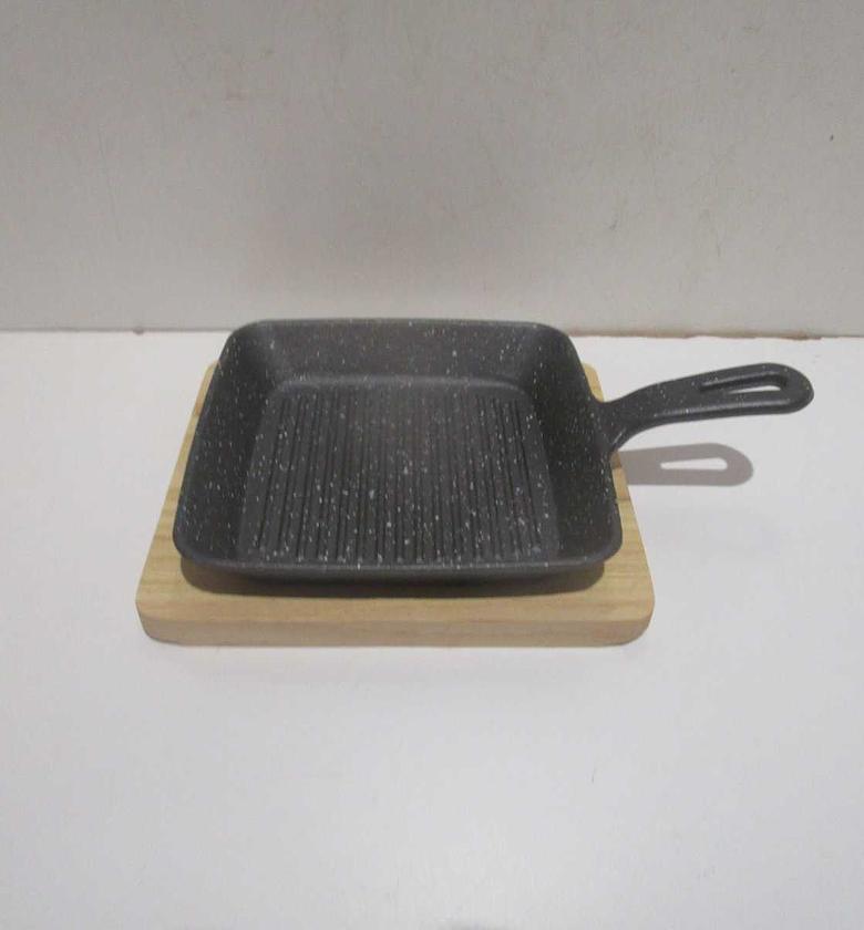 Cast iron plate+wooden base image