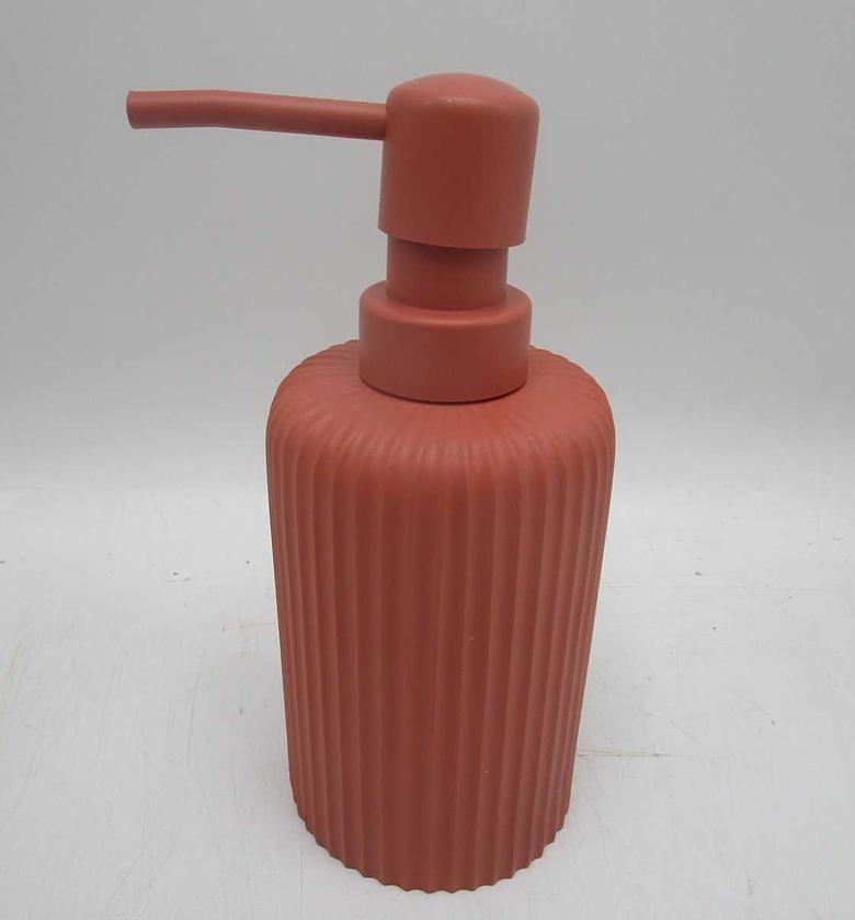 Soap dispenser polyresin streaked image