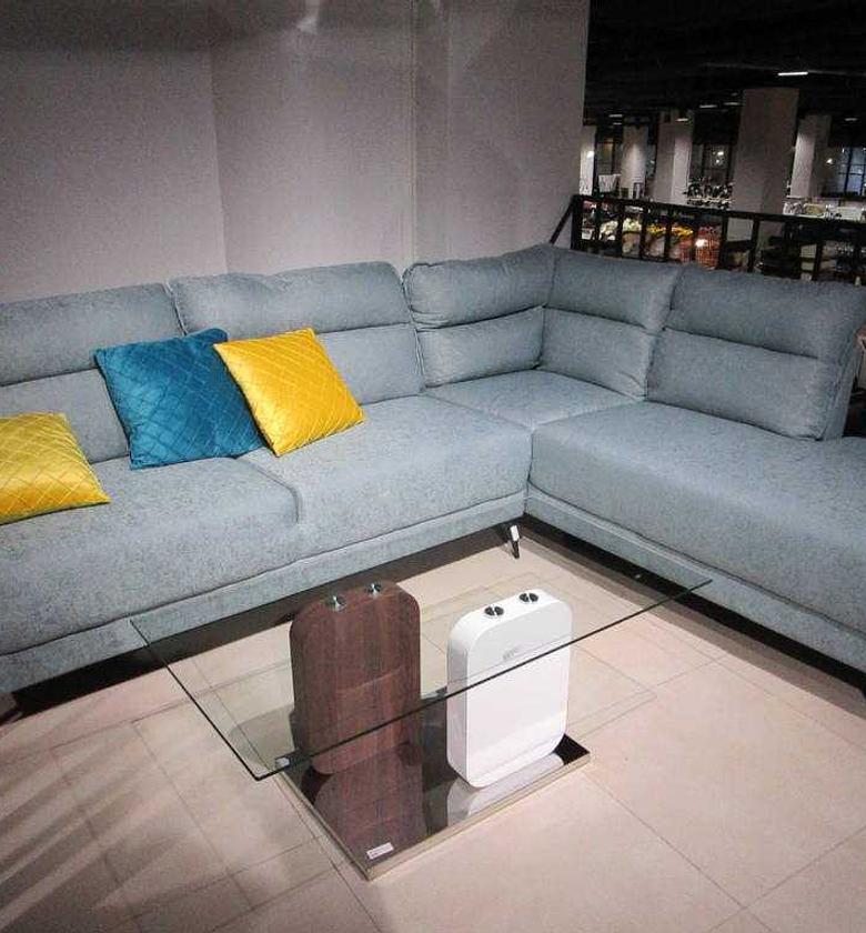 Sofa corner with metal leg image