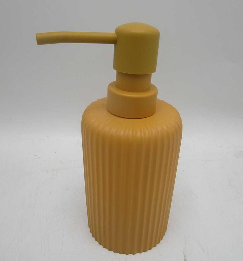 Soap dispenser polyresin streaked image