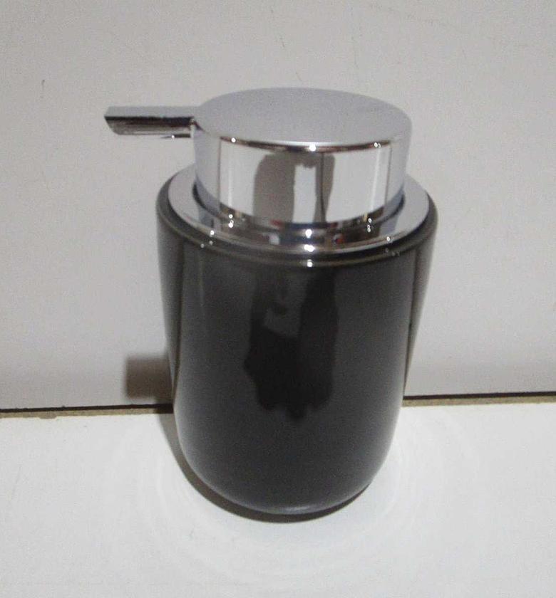 Soad dispenser dolomite round image