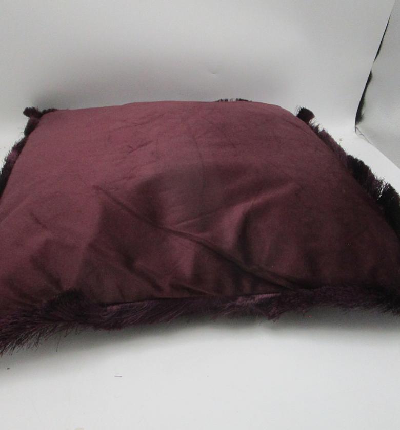 Cushion 45cm w tassel pur image