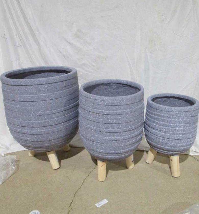 Set of 3 flower pot w woo image