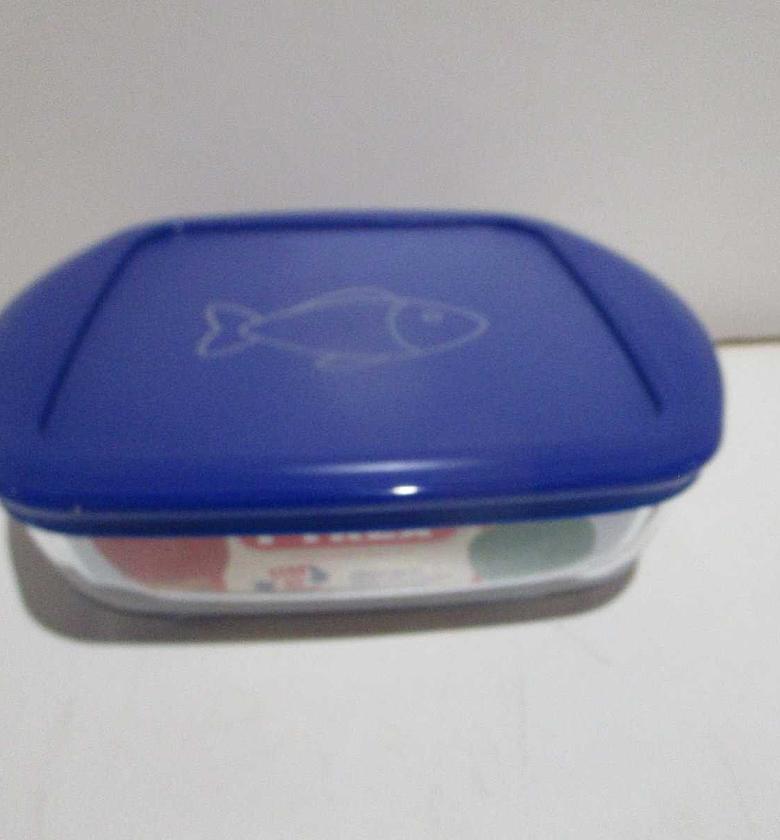 Storage dish square with lid image