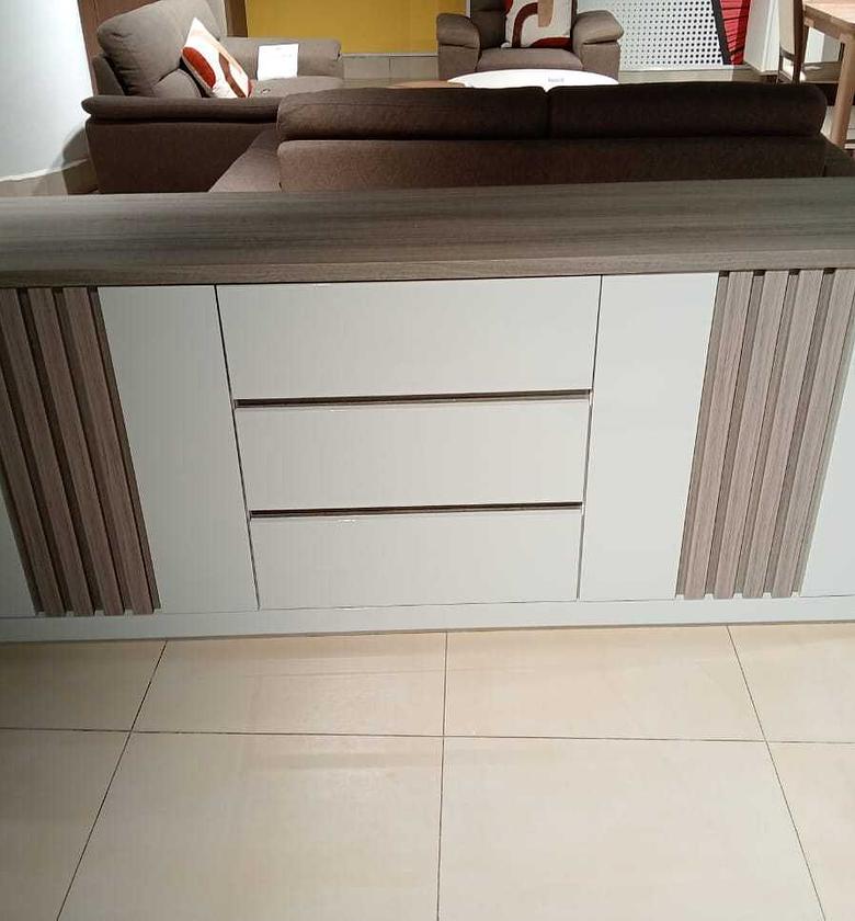 Buffet 2 doors 3 drawers image