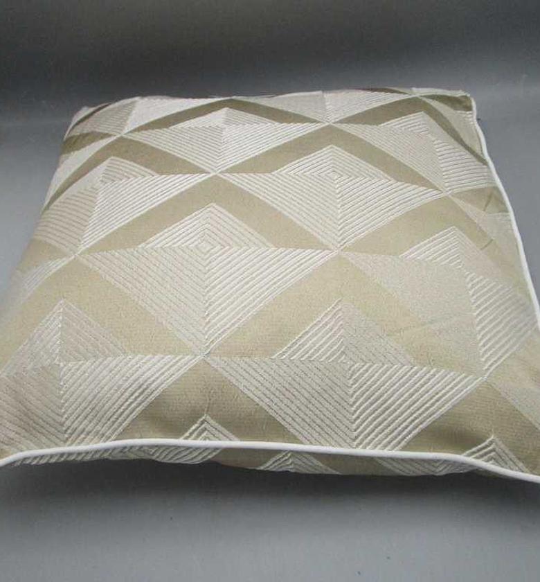 Cushion with 400grs filli image