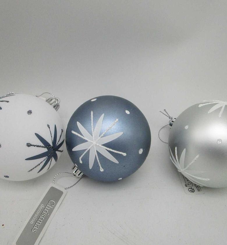 Christmas ball w snow star image