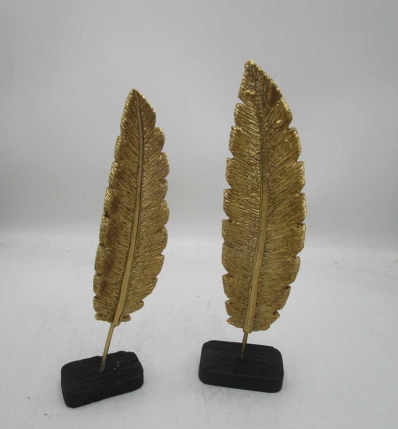 Gold feather 
set of 2
go image