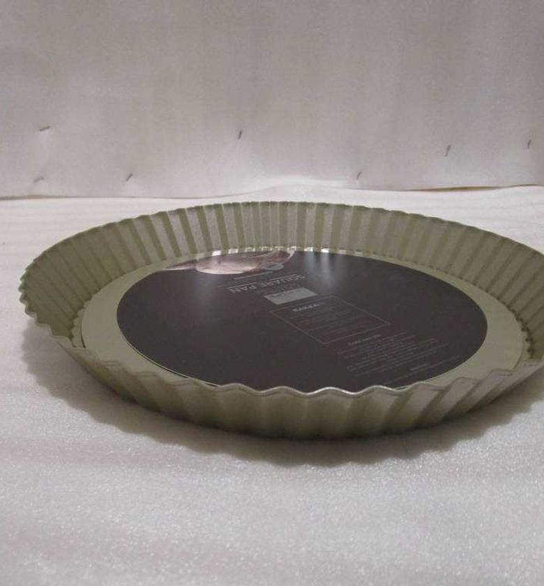 round cake mould , carbon image