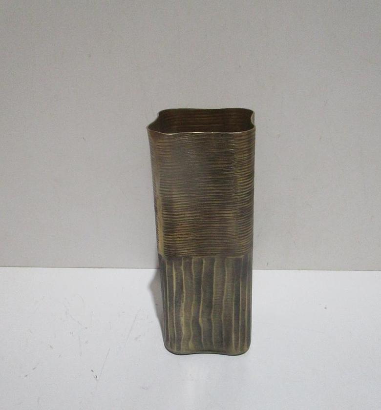 Medium vase alu chisel ribs image