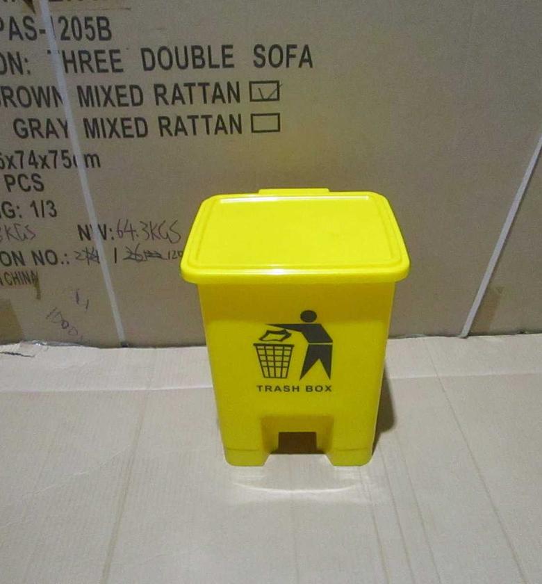 Dustbin  plastic   15l 
w image