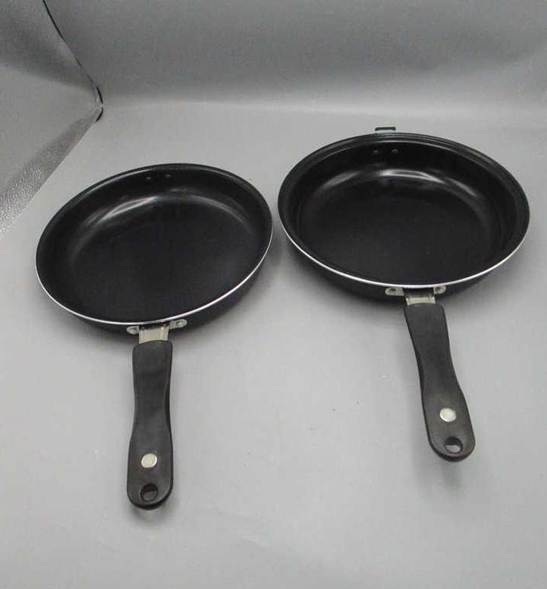 Double frypan 24x9.5cm press image