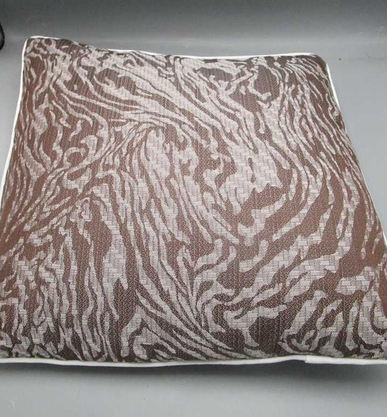 Cushion with 400grs filli image