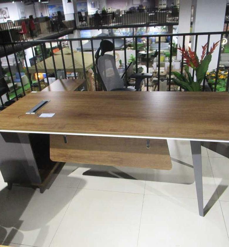 Executive table right side image